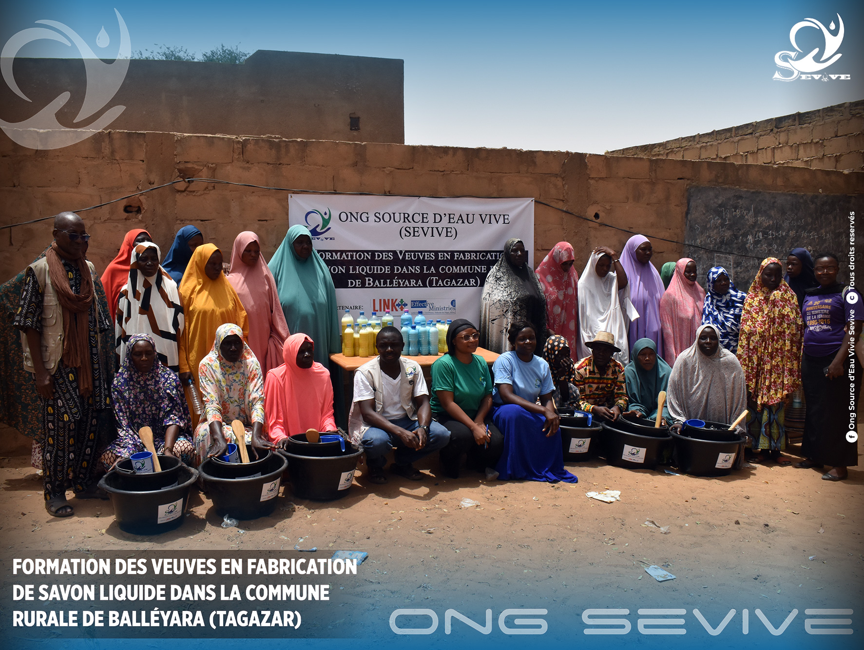Photo de groupe des femmes formées